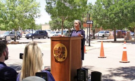 Gov. announces electric vehicle charging station on plaza