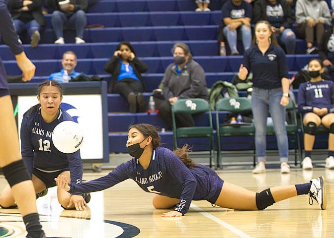 PHOTO GALLERY: Alamo Navajo battles Logan at state volleyball tournament