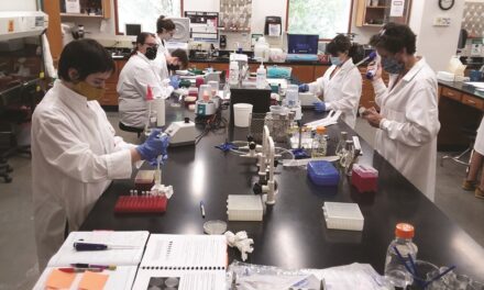 Tech students learn lab practices from research-based curriculum