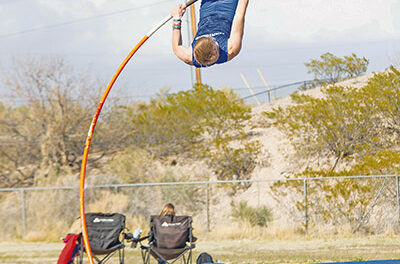 Socorro’s Jay Lee soars to new heights in pole vault